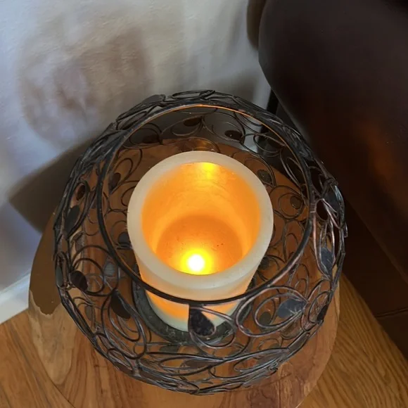 🎉Host Pick🥰💕❤️Beautiful Large Flameless Candle in Metal Basket - Picture 12 of 16